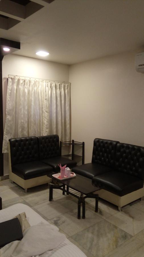 Continental Lodge Ingraj Bazar Exterior photo